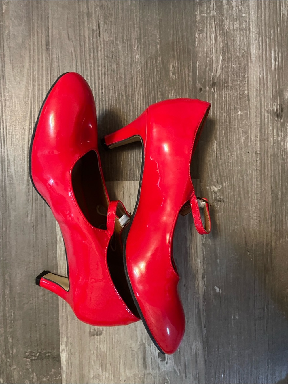 Women's Liuruijia size 9.5 Red Patent Mary Jane Heels with Ankle Strap